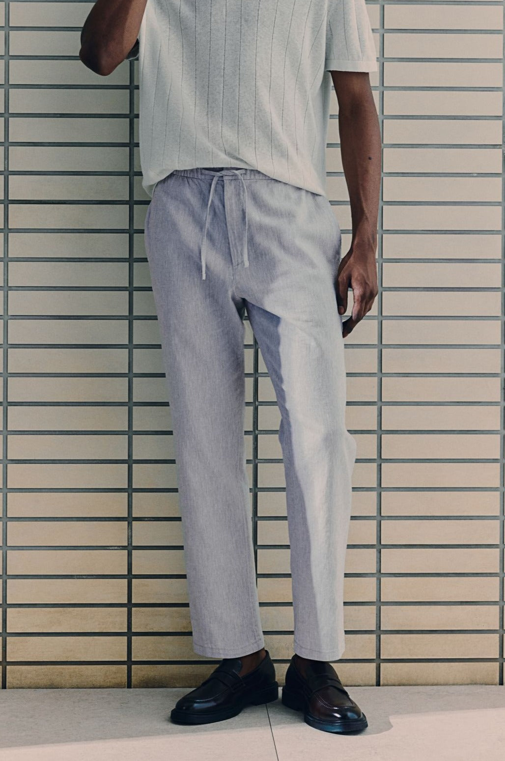 Men's Casual Flat-Front Drawstring Trousers Relaxed Fit Everyday Versatile