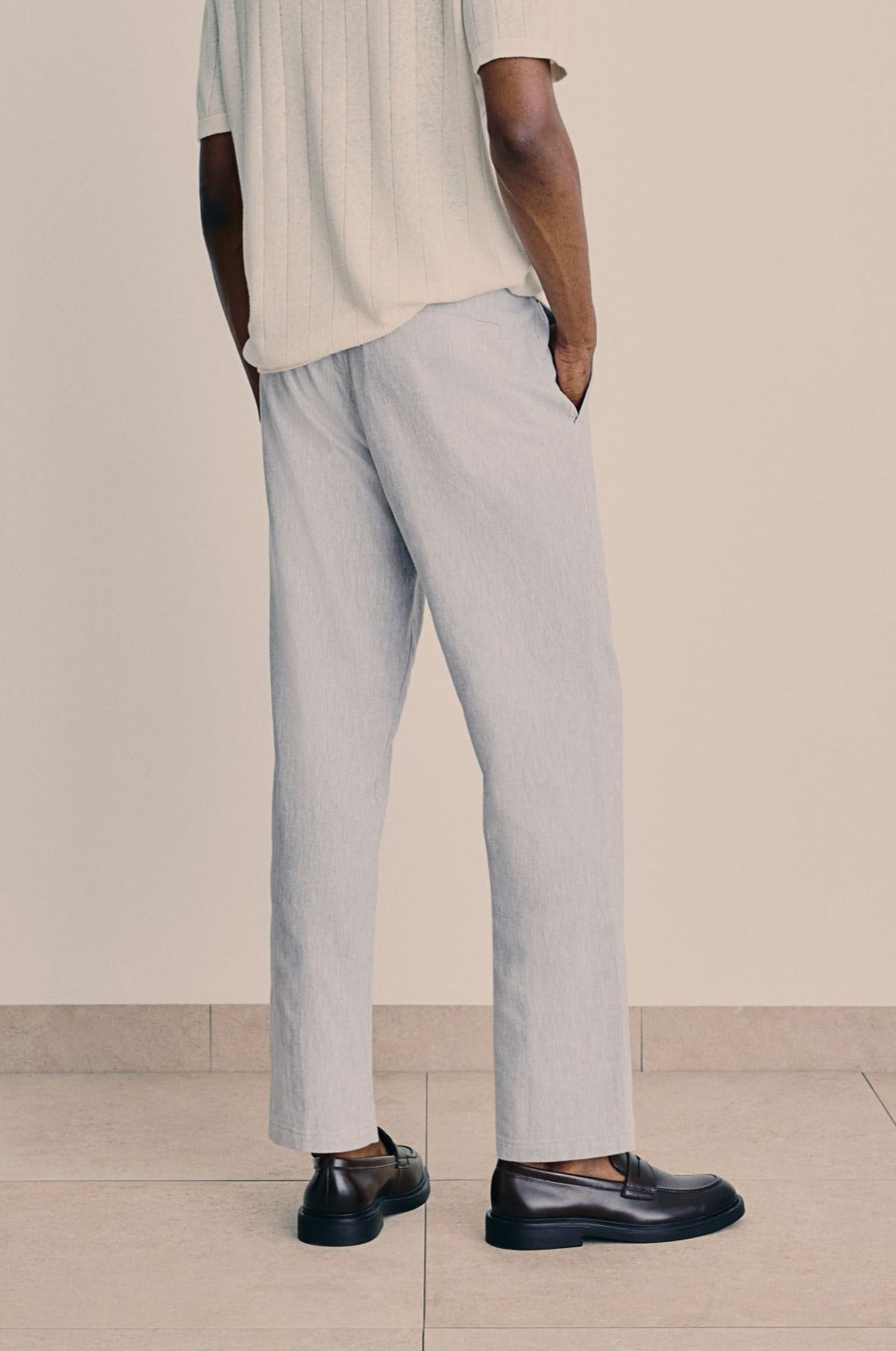 Men's Casual Flat-Front Drawstring Trousers Relaxed Fit Everyday Versatile