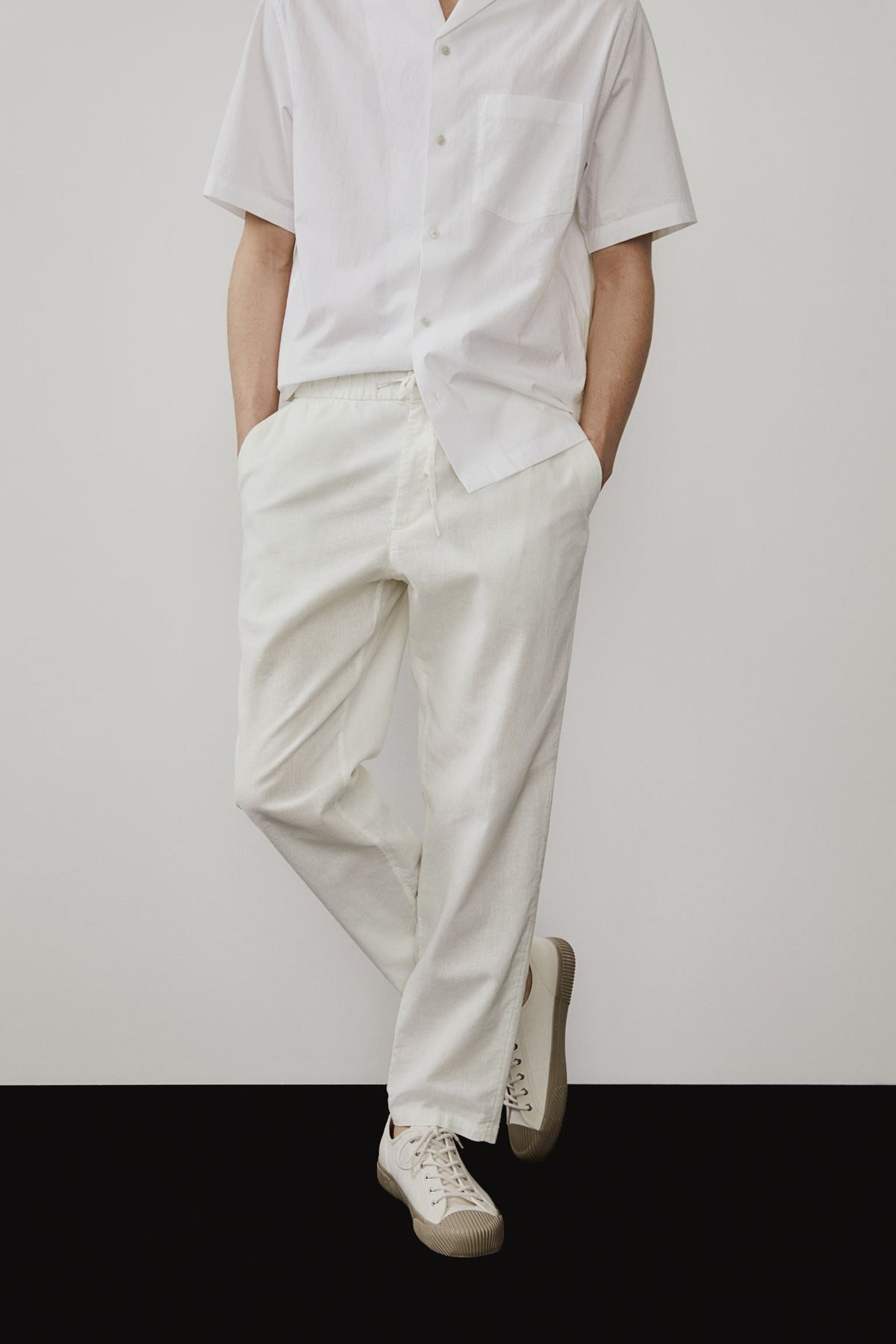 Men's Casual Flat-Front Drawstring Trousers Relaxed Fit Everyday Versatile