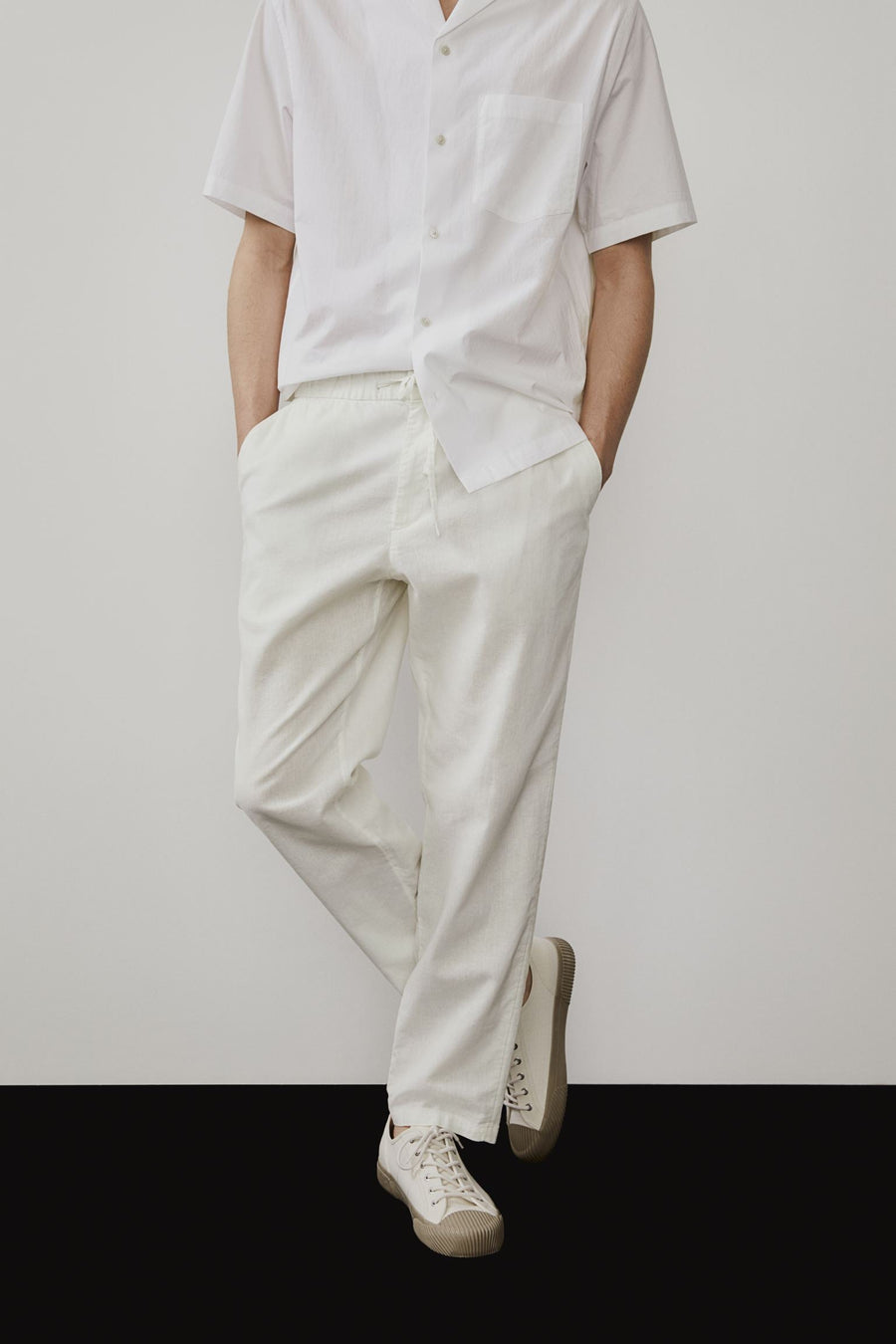 Men's Casual Flat-Front Drawstring Trousers Relaxed Fit Everyday Versatile