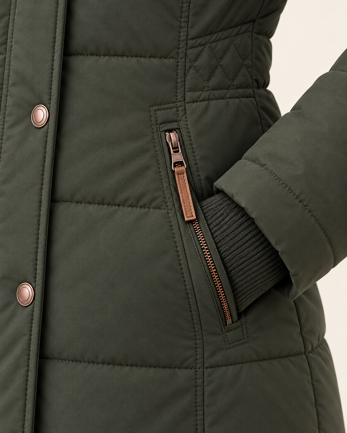 Women's Fitted Hooded Puffer Jacket