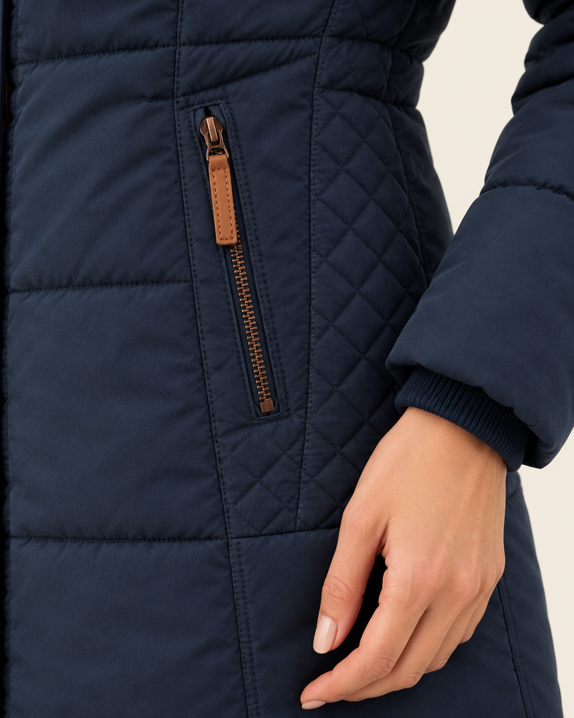 Women's Fitted Hooded Puffer Jacket