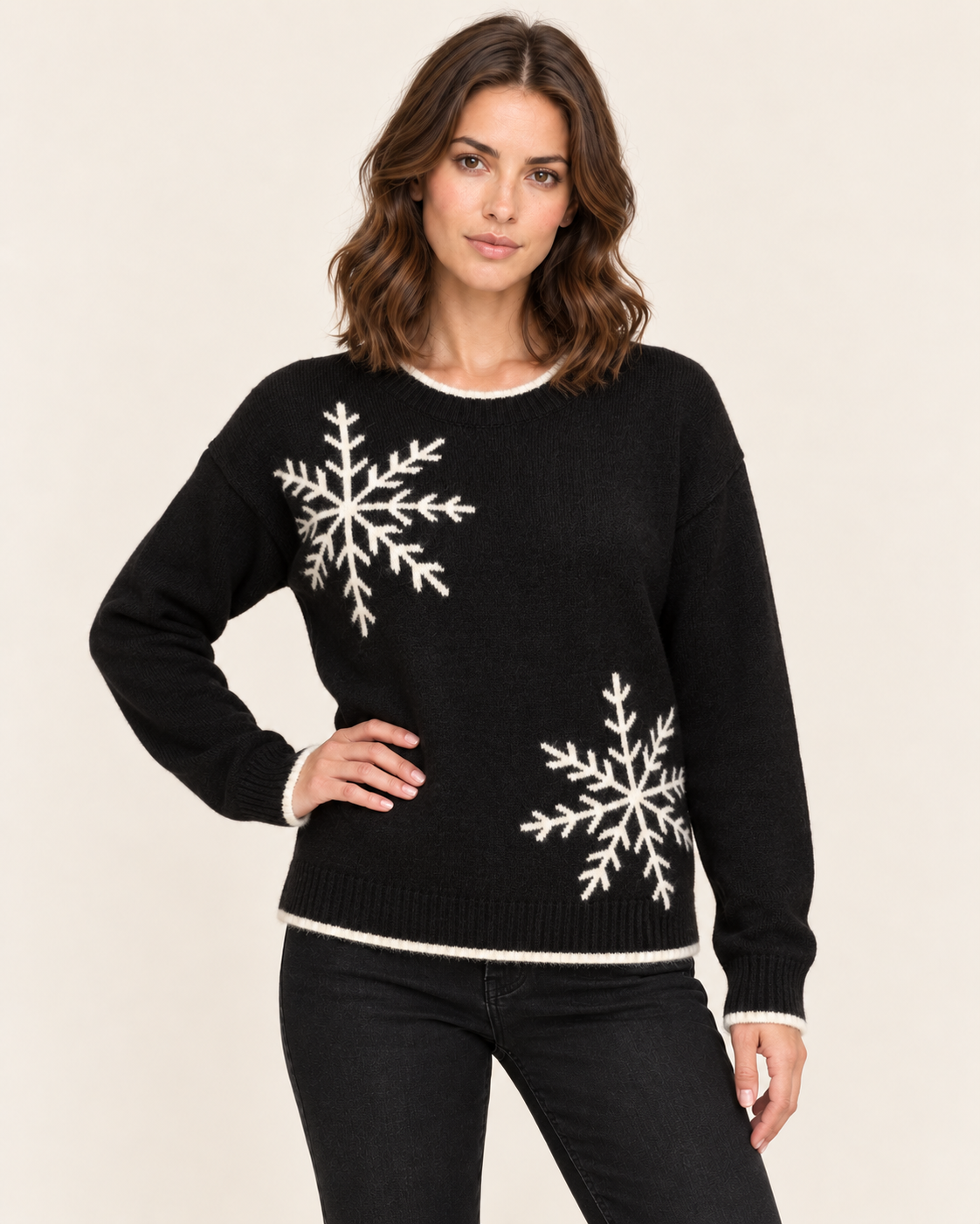 Women's Snowflake Jacquard Knit Jumper with Round Neck in Black