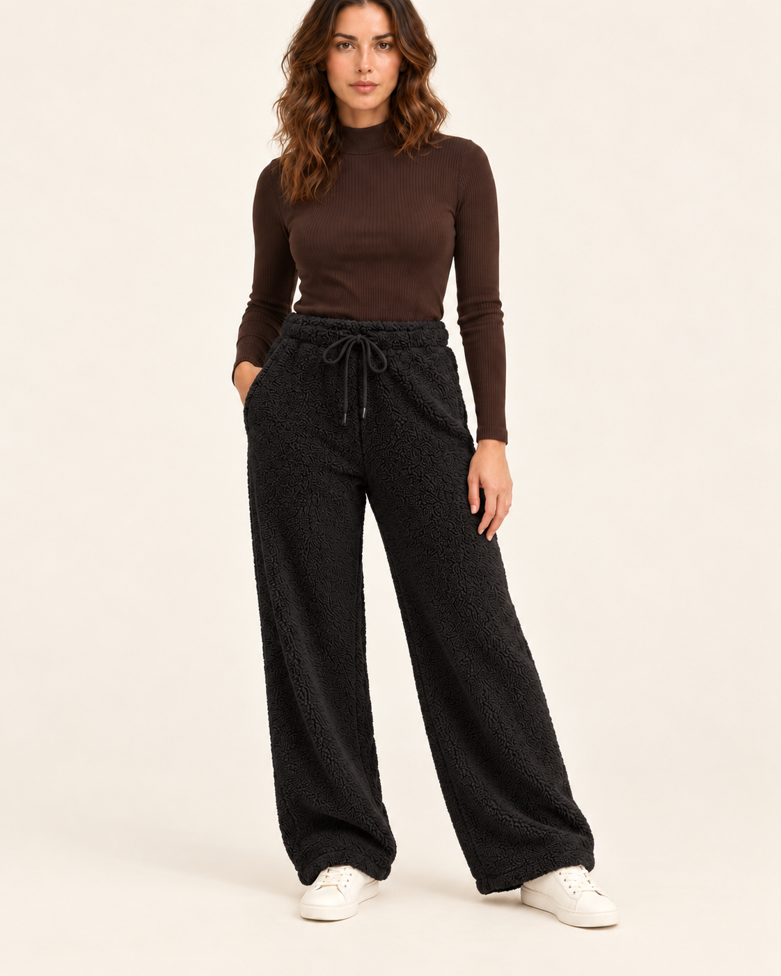 Women's Teddy Fleece Wide Leg Joggers in Black