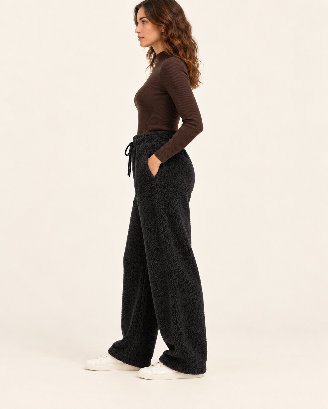 Women's Teddy Fleece Wide Leg Joggers in Black