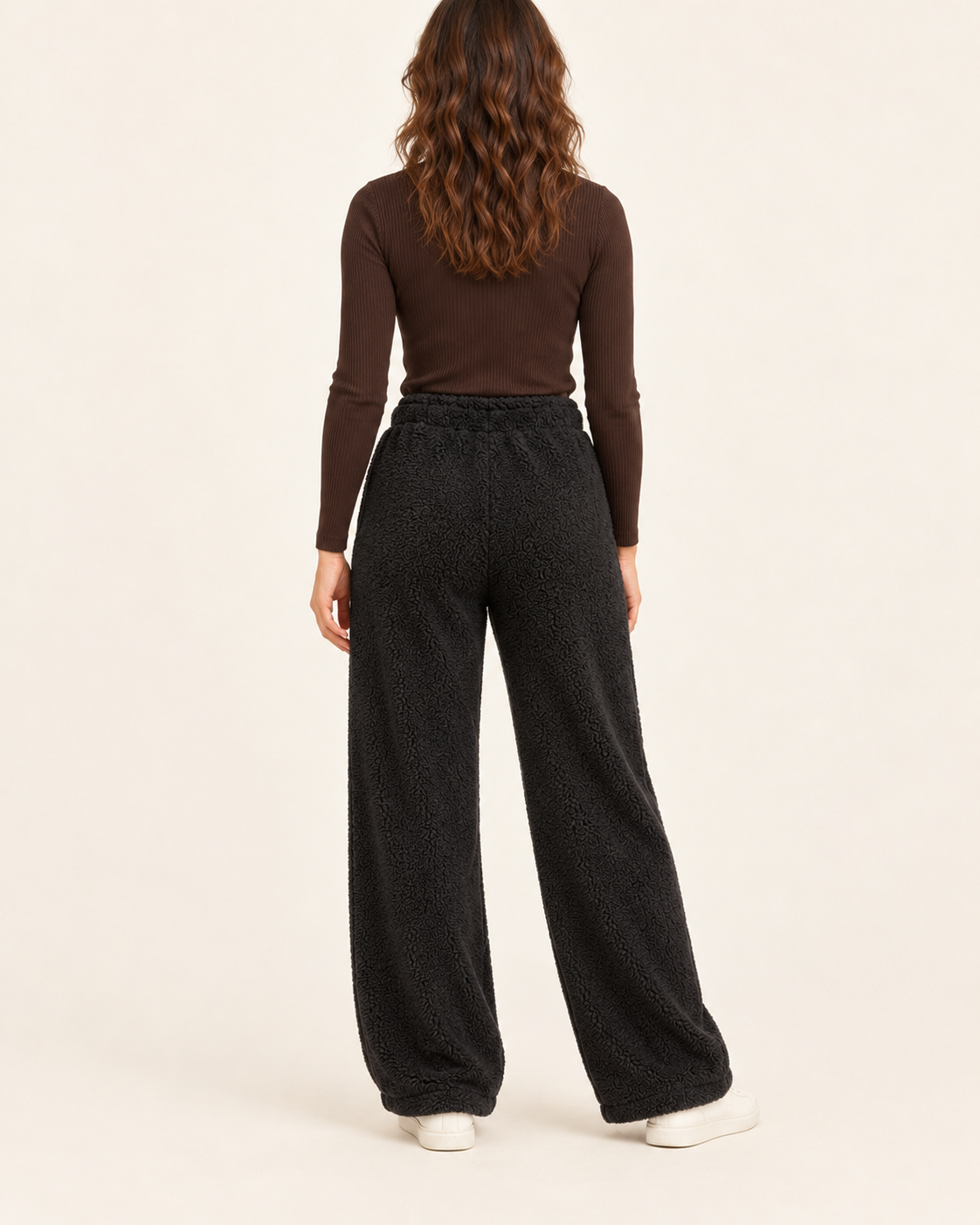 Women's Teddy Fleece Wide Leg Joggers in Black