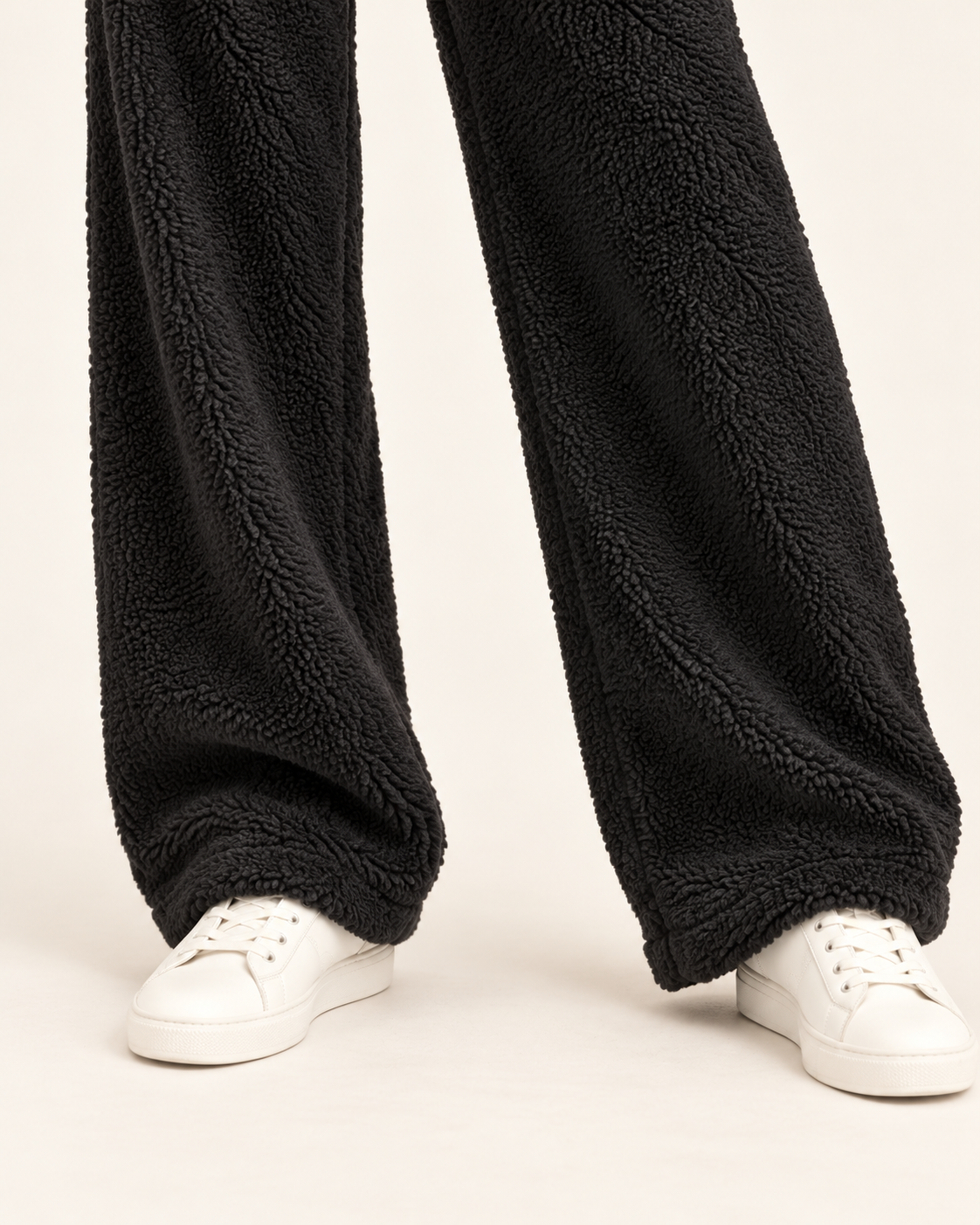 Women's Teddy Fleece Wide Leg Joggers in Black