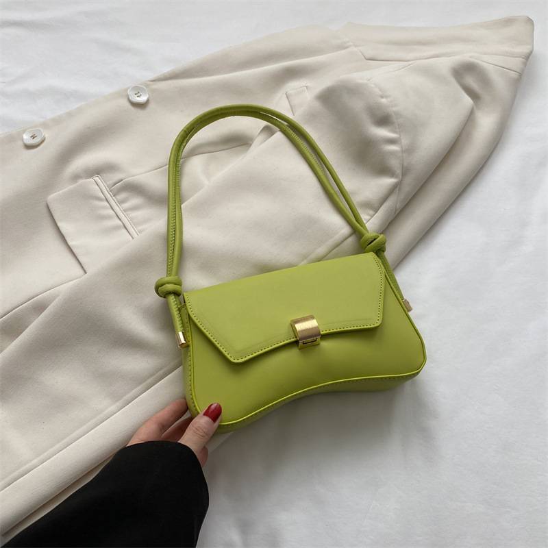 Women's Stylish Shoulder Bag Chic Design Versatile Everyday Use