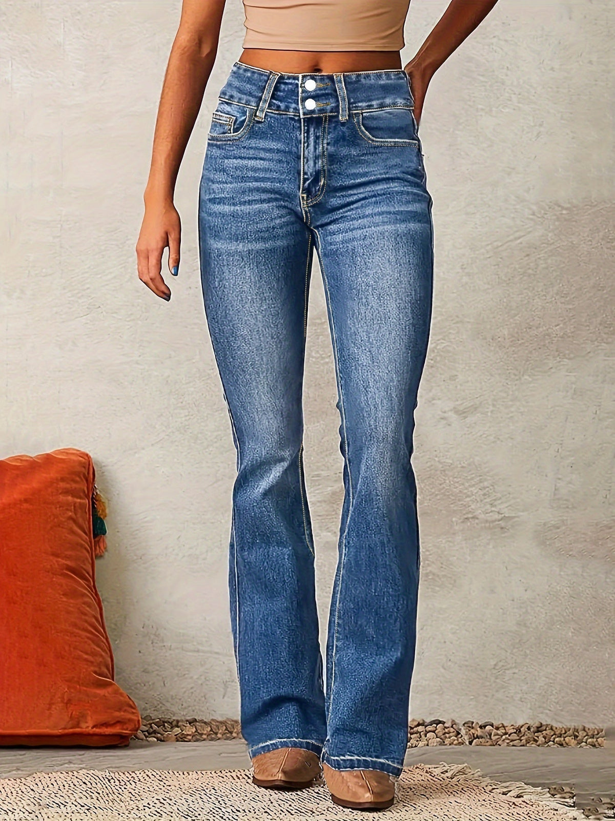 Women's Flared Jeans High-Waisted Classic Fit Casual Everyday Stylish