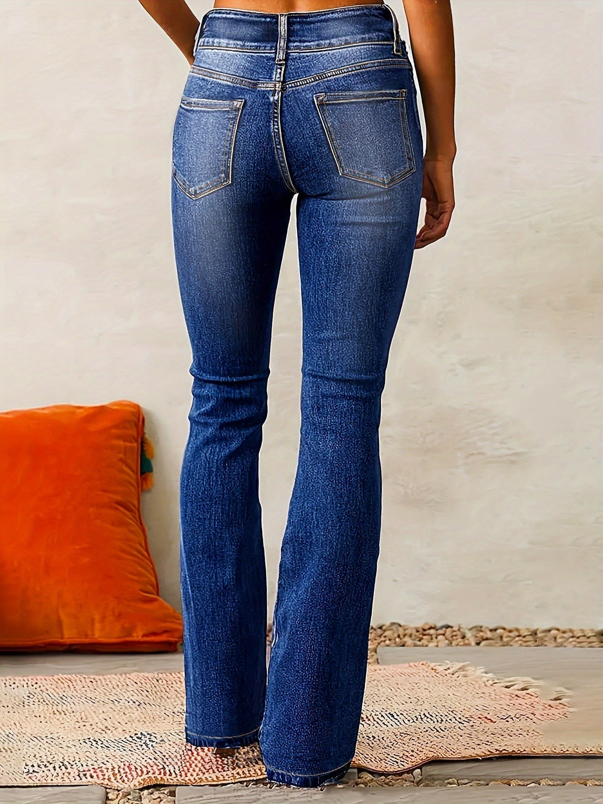Women's Flared Jeans High-Waisted Classic Fit Casual Everyday Stylish